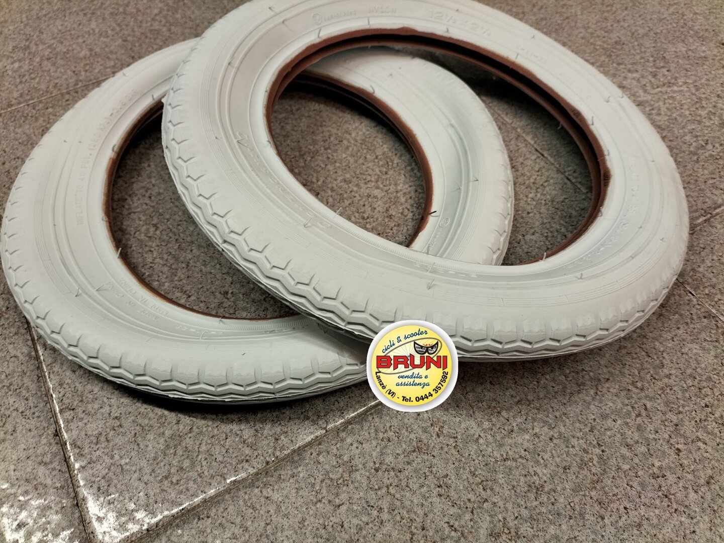 2 copertoni 12 1/2x1.75 2 1/4 (47-203)+camere, bici 12 1/2 x