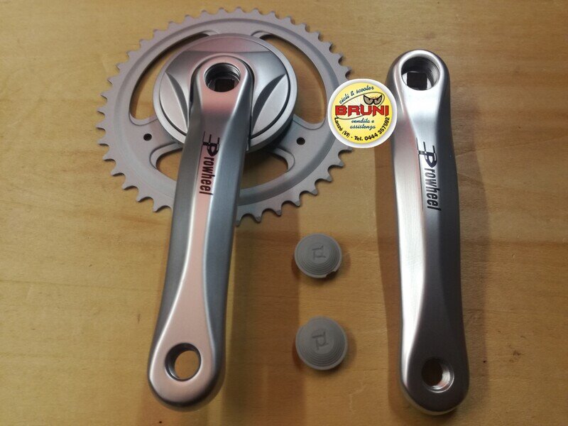 GUARNITURA SUNRACE A 3 RAPPORTI IN ALLUMINIO VERNICIATO NERO PER CITY BIKE