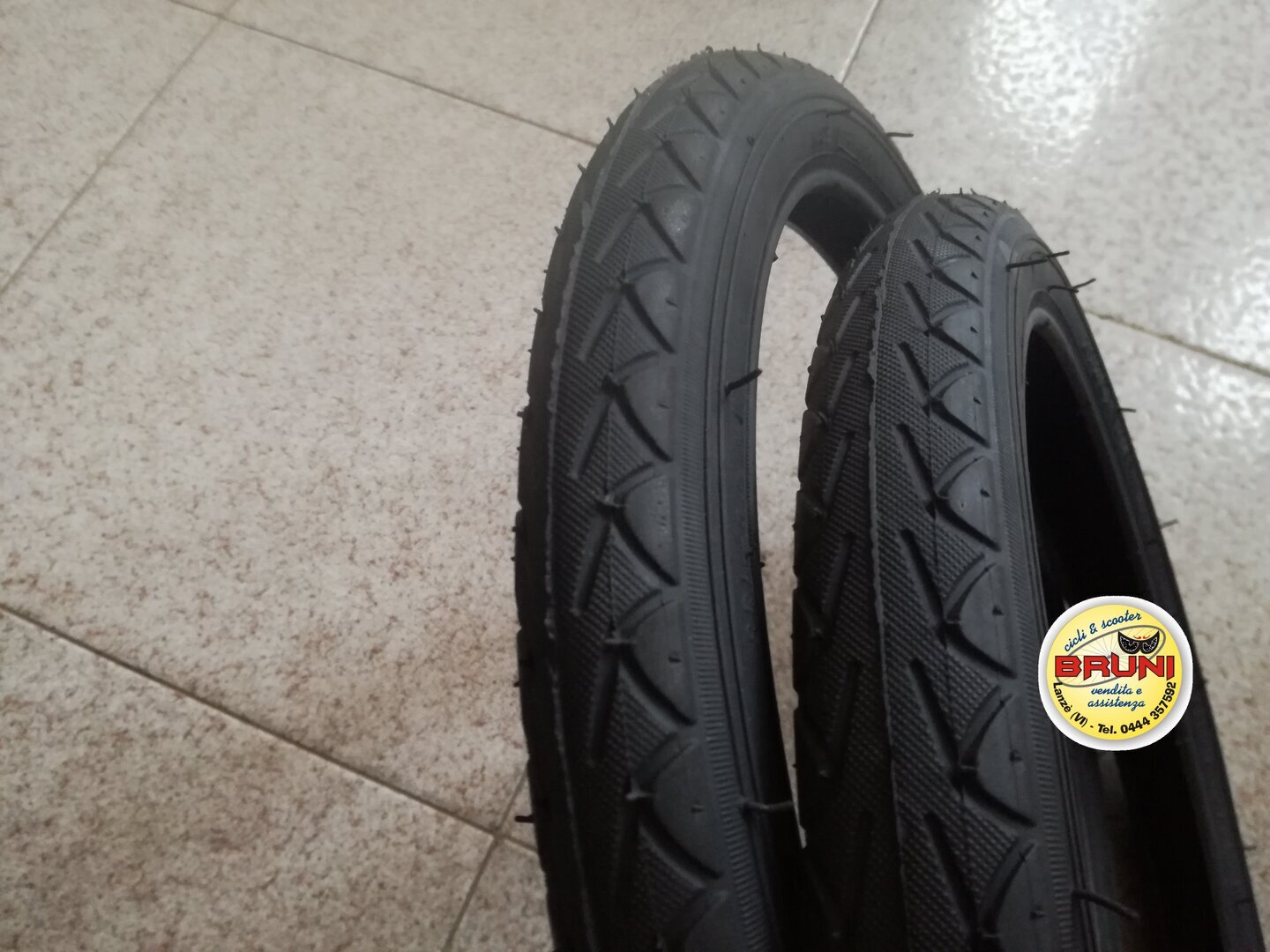 ECOVELO EBA14MBE 2 Copertoni 14 x 1.75 Camere | Pneumatici 47-254 Tassellati Gomme per Mountain Bike Bambino ECOVELO EBA14MBE 2 Copertoni 14 x 1.75 Camere | Pneumatici 47-254 Tassellati Gomme per Mountain Bike Bambino